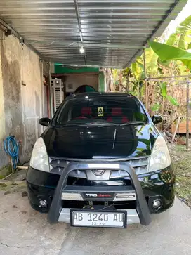 Nissan Grand Livina