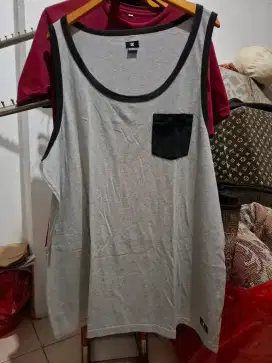 Kaos second branded. Lekbong pria jumbo. Thrifting. Kaos preloved