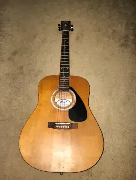 Gitar akustik cort