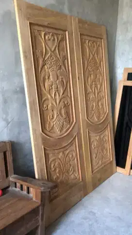 Pintu jati ukiran