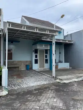 Di Jual rumah baru renov perum graha amerta gresik