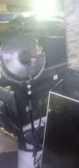 Di cari dan di belli barang bekas seperti elektronik tv