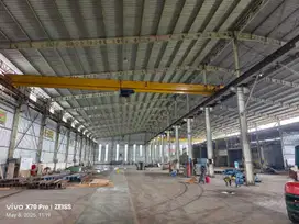 Gudang dan workshop ada crane dekat pintu tol di bekasi