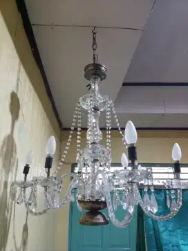 Lampu hias kristal 6 cabang