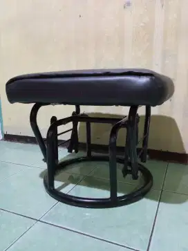 Kursi goyang ukuran kecil