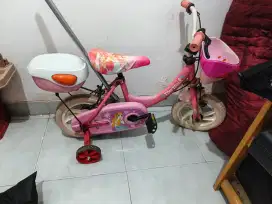 Sepeda anak perempuan