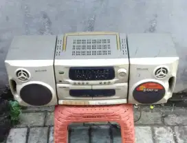 Radio dan tape kaset pita normal