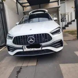 Jual Cepat Mercy Mercedes-Benz GLA 35 AMG km low Putih 2024 NIK 2023