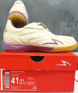Sepatu futsal SPECS original