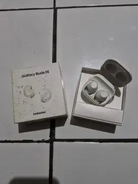 SAMSUNG GALAXY BUDS FE WHITE