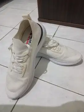 Sepatu Tommy Hilfiger/jeans original