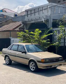 Toyota Corona 1985 Bensin
