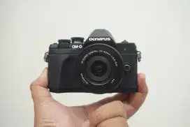 OLYMPUS OMD EM10 MARK III 3