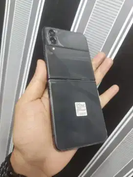 Samsung Z flip 4 5G black 8/256 sein