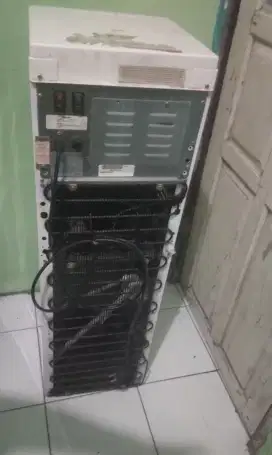 Dispenser sharp galon bawah