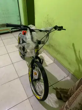 Sepeda BMX anak anak merek RUBICK tipe RX001