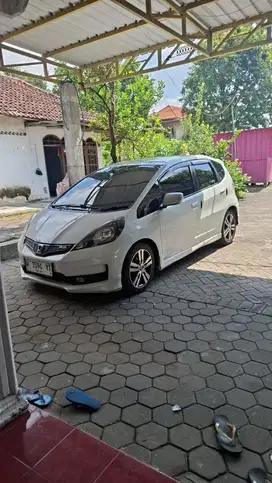 Di jual jazz Rs ori km 95rb record istimewa