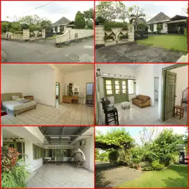Rumah gaya kolonial dengan tanah luas tamansiswa kodya