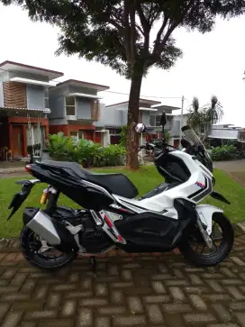 Honda ADV ABS 150 White Langka