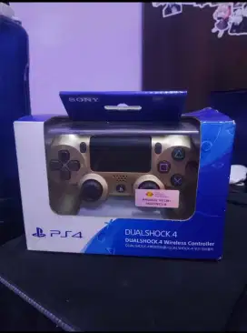 Dual Shock 4 Wireless Controller Gold BNIB