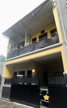 Dekat MERR ‼️ Dijual Rumah 2 Lantai  Kalijudan Taruna