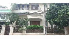 Sewakan Rumah Mewah 3 Lt 
Gading Kirana Kelapa Gading
Jakarta Utara