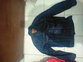 Jaket Denim Levi's dan Jaket Kulit