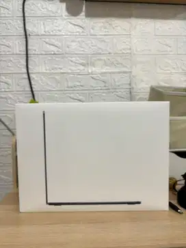 Macbook Air M4 16/256 GB BNIB 15 inch