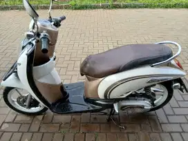Di jual honda scoopy th 2010 srt2 komplit pajak off 2x