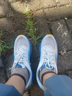 Dijual sepatu joging nineteen haze vision
