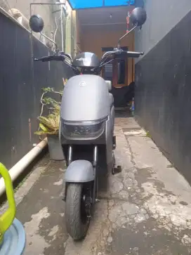 Sepeda listrik saige m80 grey mewah menawan
