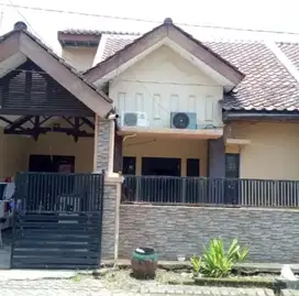 Dijual rumah banting harga di Pondok Mutiara
