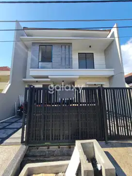 JUAL RUMAH MANYAR KERTOADI NEW MINIMALIS