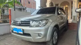 Fortuner 2.5 G AT 2011