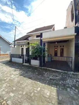 RUMAH MODERN MINIMALIS DALAM CLUSTER PERUMAHAN DEKAT UMY (POSISI HOOK)