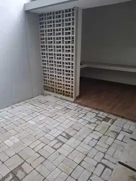 Disewakan Rumah Siap Huni di Flora Summarecon
