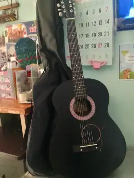 Gitar akustik murah