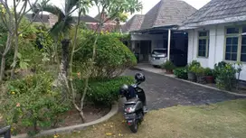 Rumah dengan tanah luas taman siswa kodya strategis