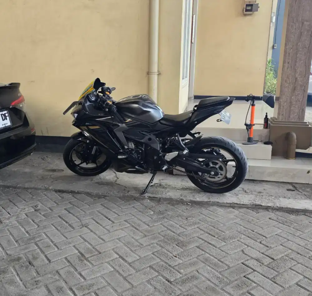 ZX25 R 2022 Asli HITAM
