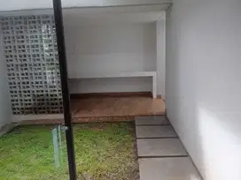 Disewakan Rumah Siap Huni di Flora Summarecon