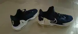Nike Kyrie   original  size 42 insol 265