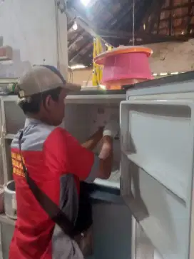 Jasa cek kulkas ,isi freon & gnti komperesor Bergaransi