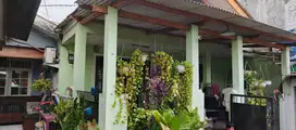 Dijual rumah lokasi strategis di Ulujami Jaksel