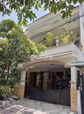 JUAL RUMAH 2 LANTAI MANYAR TOMPOTIKA