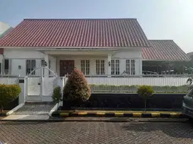 Rumah sdh direnovasi, Hoek, selatan, Di cluster Lantana Banjar wijaya