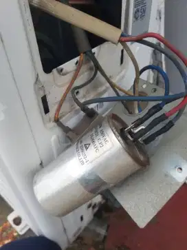 Jasa servis AC kulkas frezer showcase mesin cuci dan bongkar pasang AC