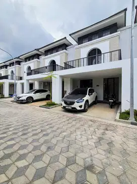 Rumah baru 2 lantai kedung mundu samping kampus unimus tembalang