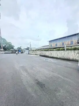 Gudang luas siap pakai hadap utara