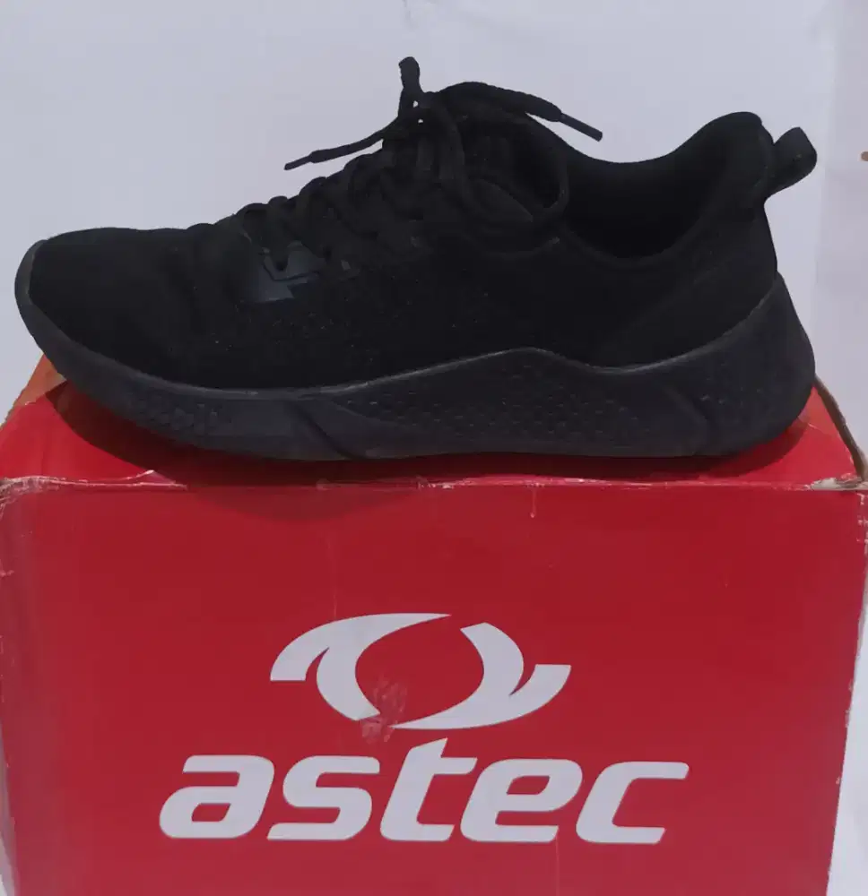 Sepatu ASTEC size 42