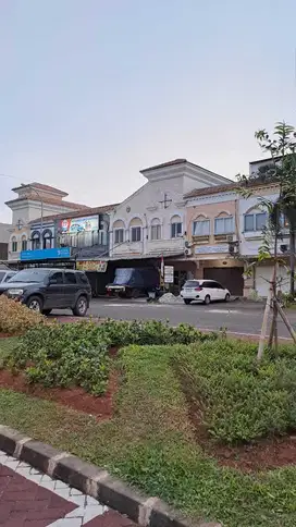 DIJUAL SERIUS Ruko 2 lantai SANTA MONICA Blok B Sederetan Kecamatan